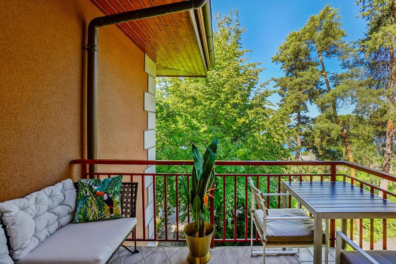 L'Eden Studio With A Balcony - Lake View Монтрё Экстерьер фото
